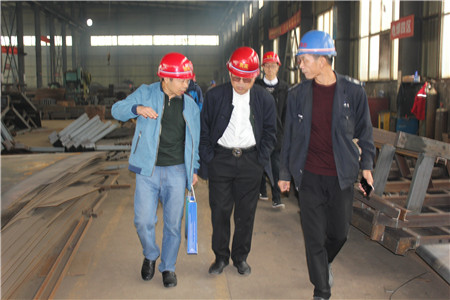 热烈欢迎:三门峡公铁大桥项目部到伟志钢模板厂家参观考察