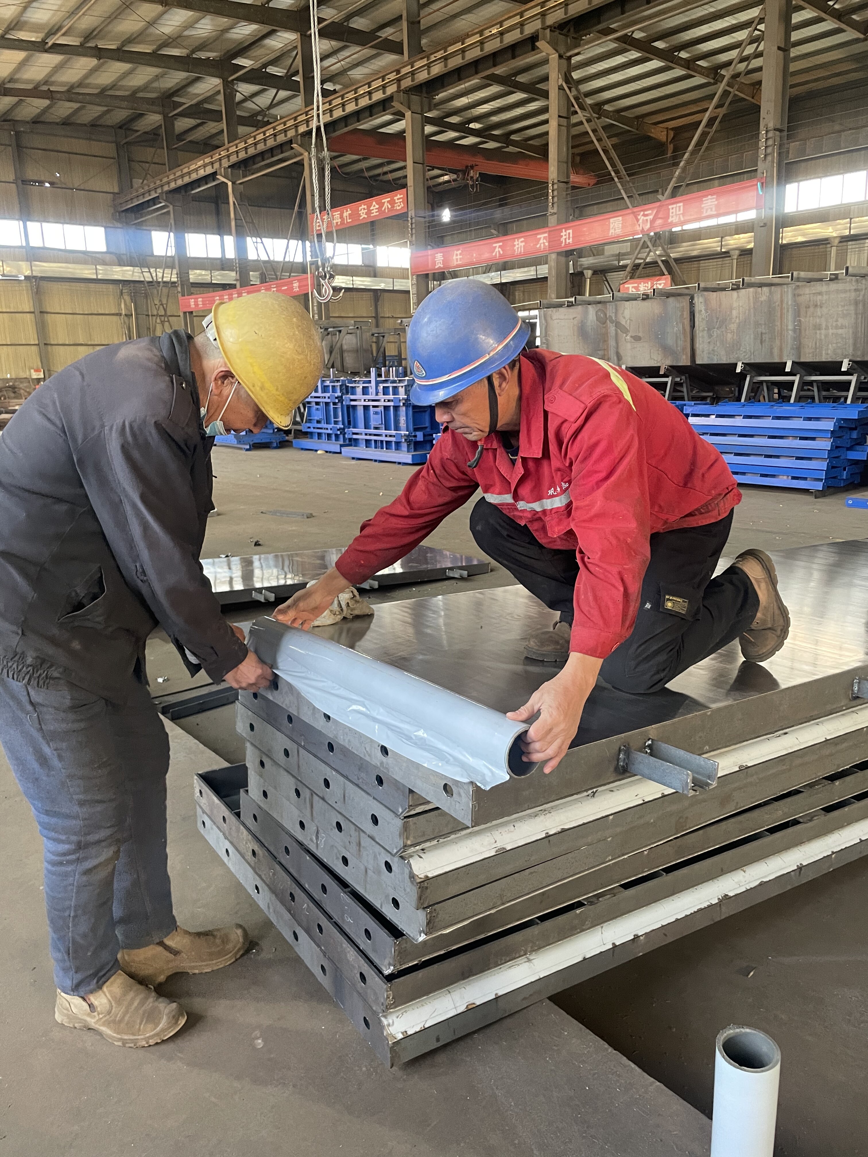 伟志三墙不锈钢模板的“最后一件华服”